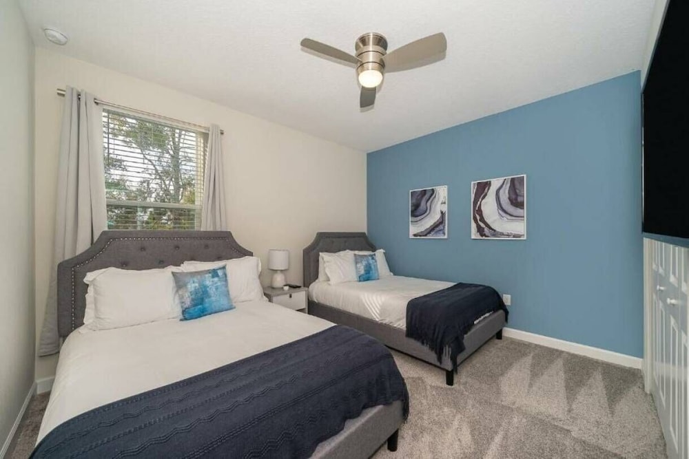 Sleeps 17 - Luxury 6bdhome With Pool Storey Lake