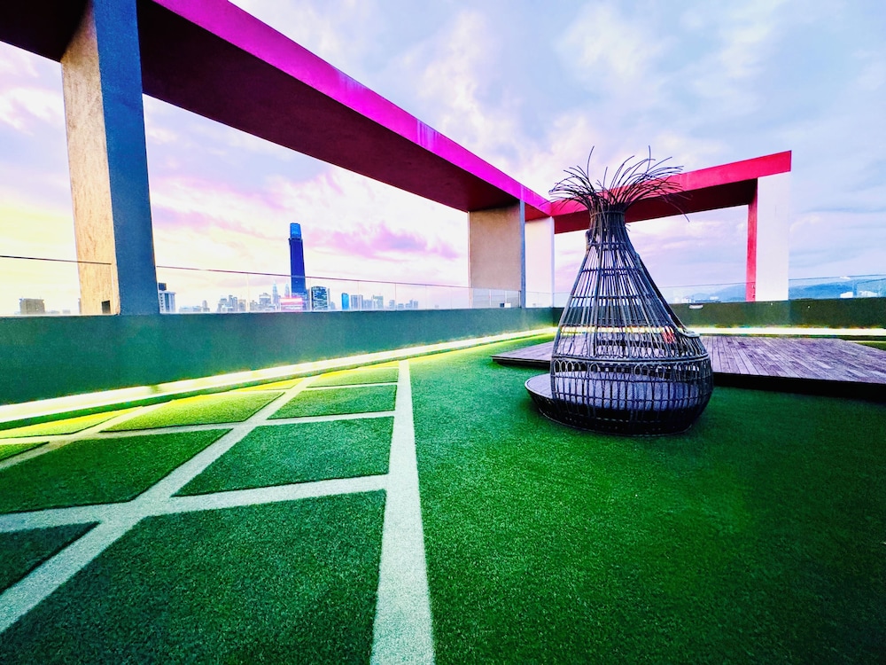 Velocity Suites KL by Rit