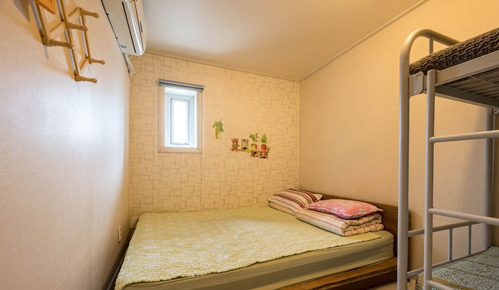 Mamas and Papas Guesthouse and Apartments in Seoul