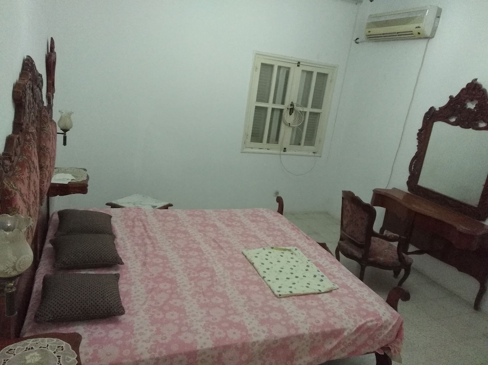 AliWali Room near Airport Tunis Carthage