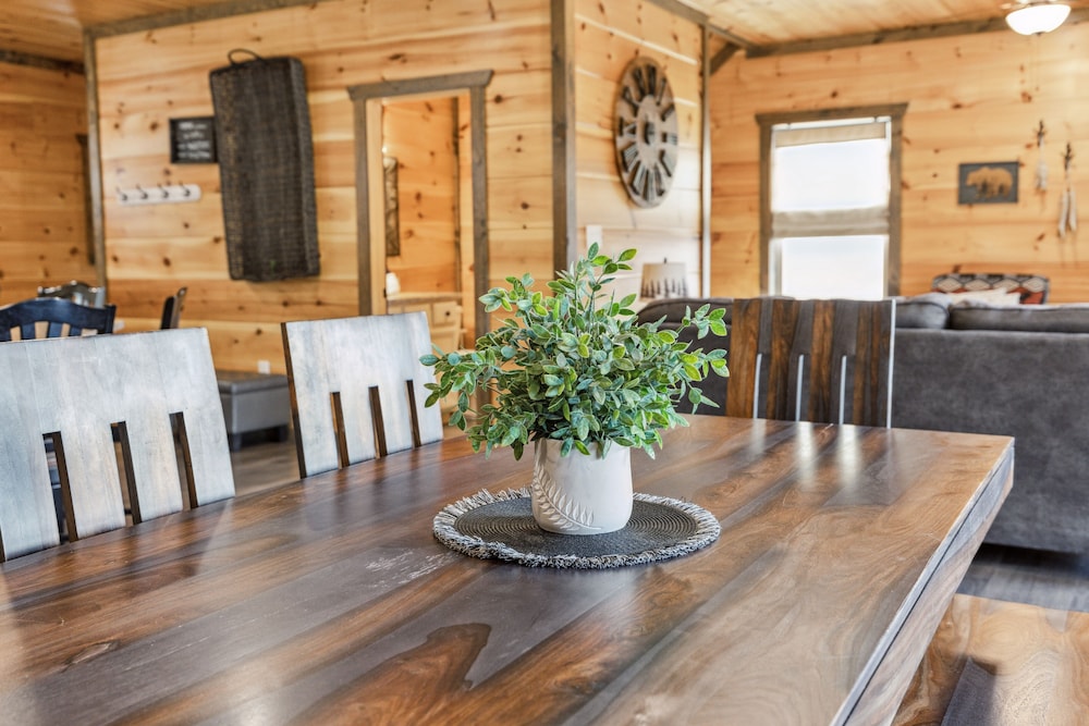 Eden Of The Smokies 5 Bedroom Cabin
