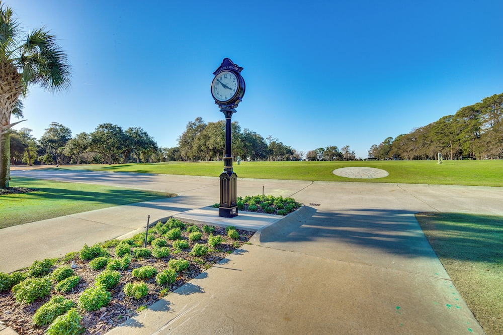 Waterfront Home on Dataw Island: Golf & Amenities!