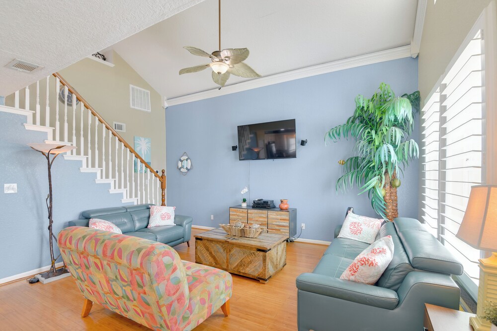 Boat Slip + Decks: Waterfront Gem Near Galveston!