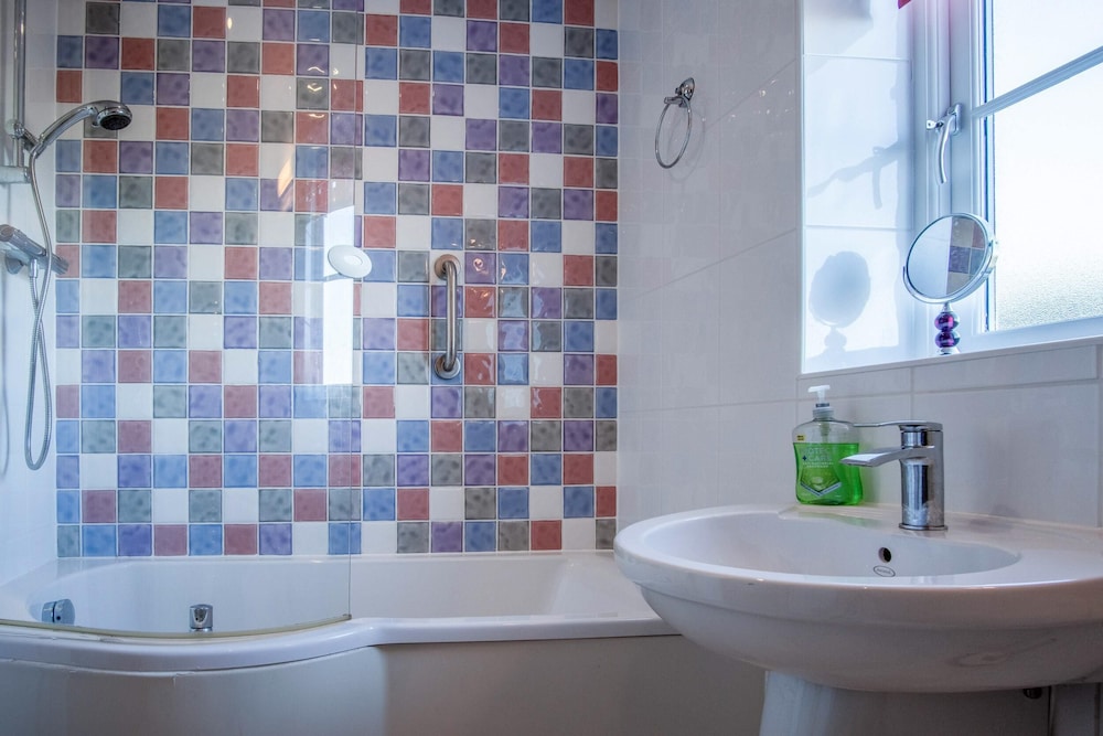 13 Rhodewood House - 2 Bedroom Apartment - Saundersfoot