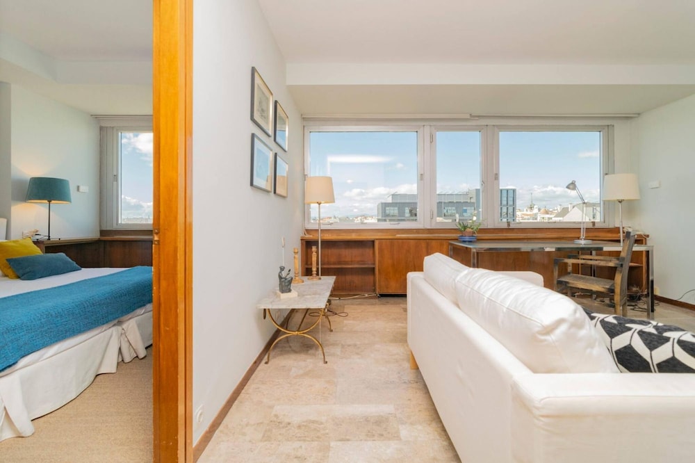 Colon 819 in Madrid With 1 Bedrooms and 1 Bathrooms