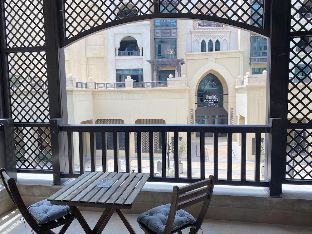 Lux BnB I Souk Al Bahar I Burj Khalifa Views