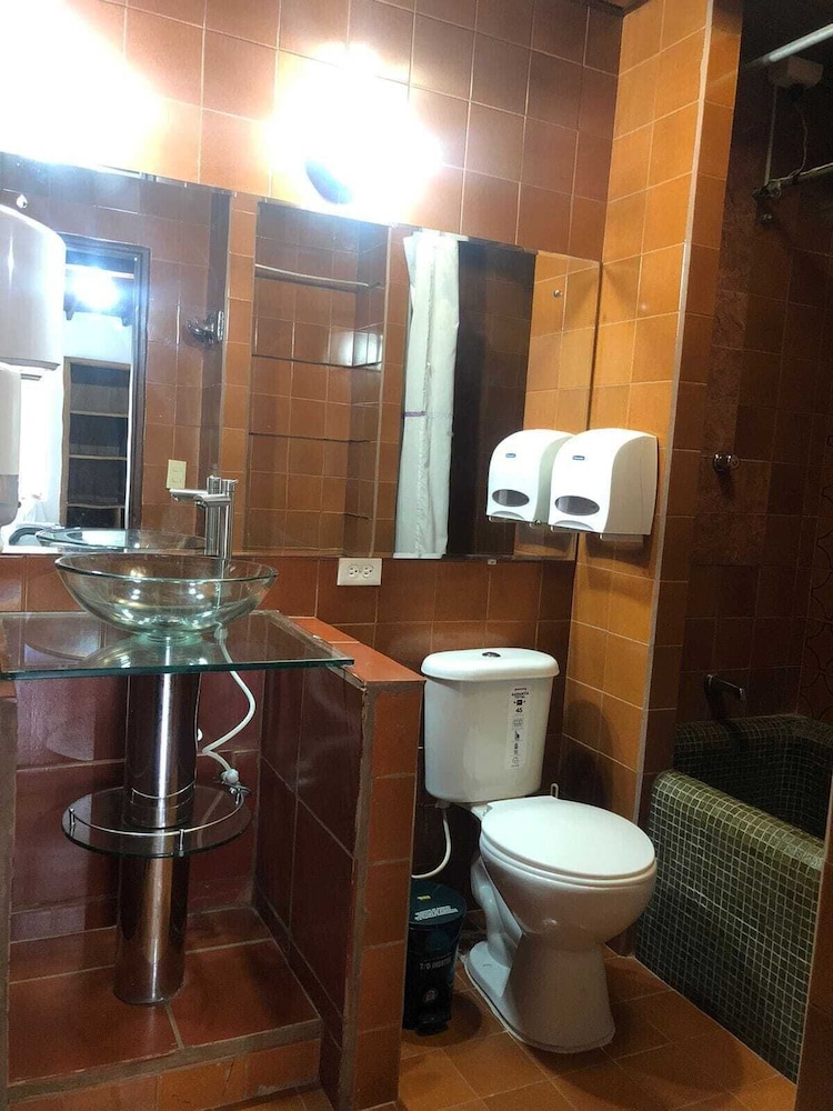 Memphis Hostal - Hostel