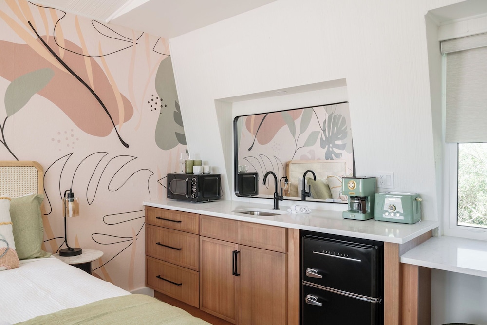 Haleys Court Boutique Motel