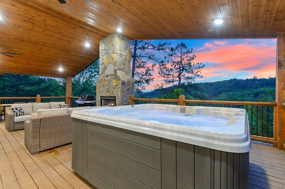 Luxury Retreat in Broken Bow