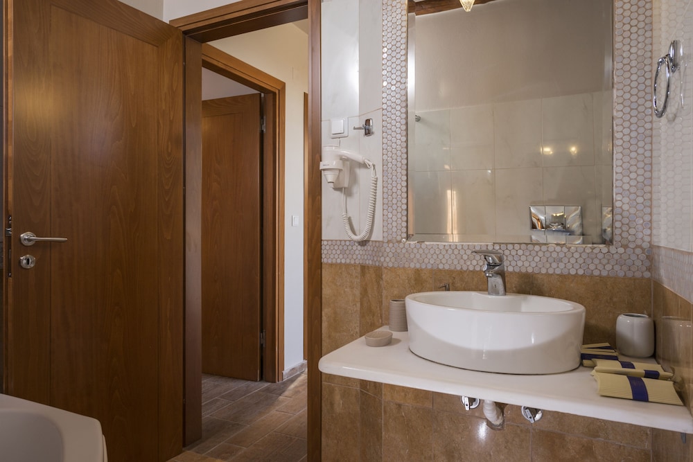 Athina Luxury Villas