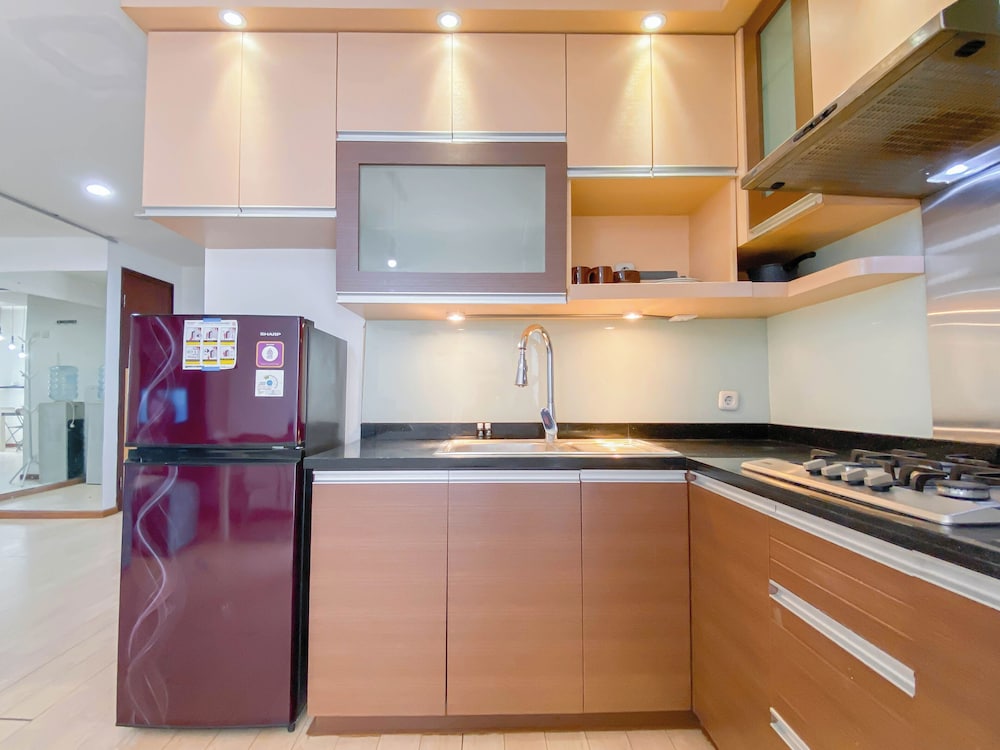 Spacious And Cozy 2Br With Extra Room At Marina Ancol Apartment