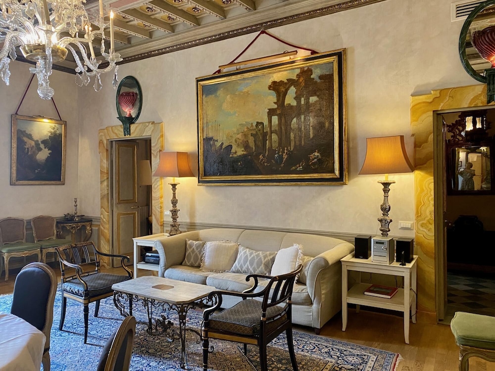 A Prince in Rome Elegant Navona Terrace Apartment