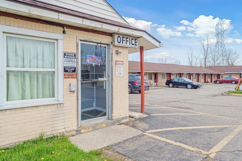 Flint Motel by OYO MI Near I-475