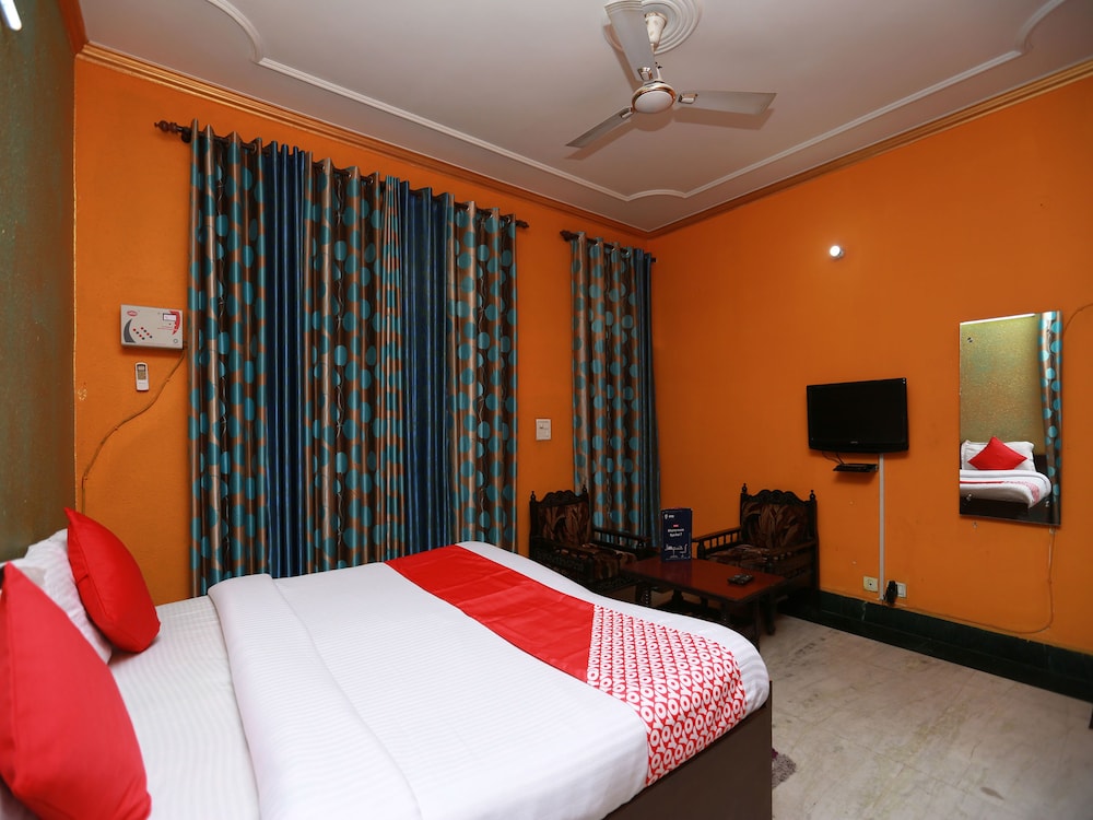 OYO 11752 Hotel Sun Palace Residency