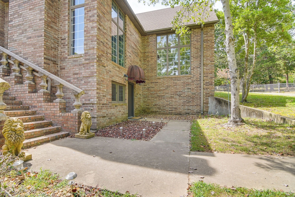 5 Mi to Branson Strip: Cozy Studio!