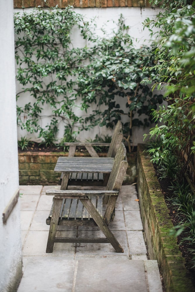 outdoor bbq area