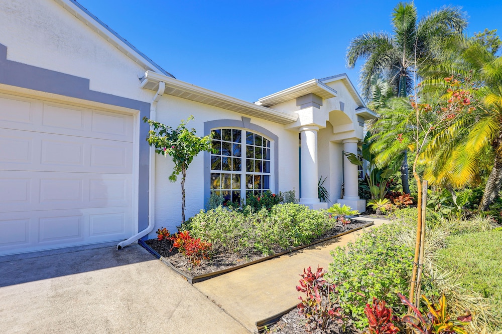 Close to Family Park: Home w/ Screened Lanai!