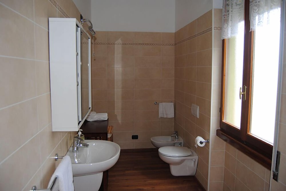 Photo 37