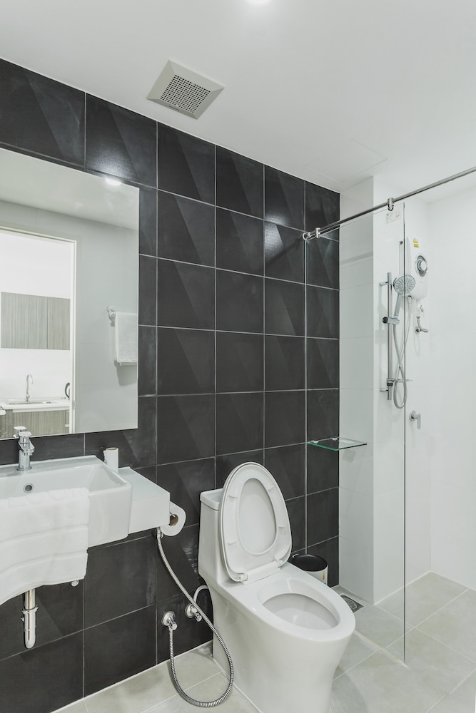 Condo in Kata in Ozone - Unit A506