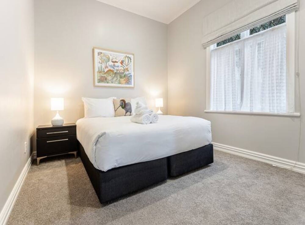 Parnell Home With Stunning Views view 4