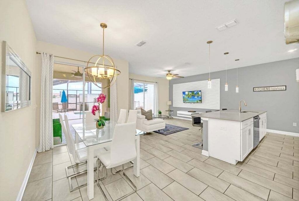 Beautiful Paradise Palms Retreat 4 Bedroom Townhouse
