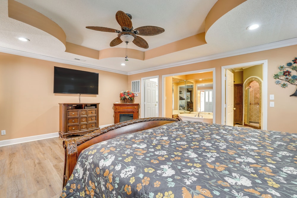 Fire Pit + Game Room: Lakefront Escape in Trenton!
