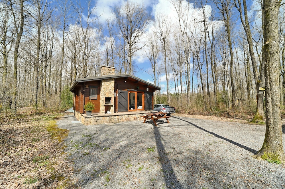 Chalet in Viroinval Near Nature Park