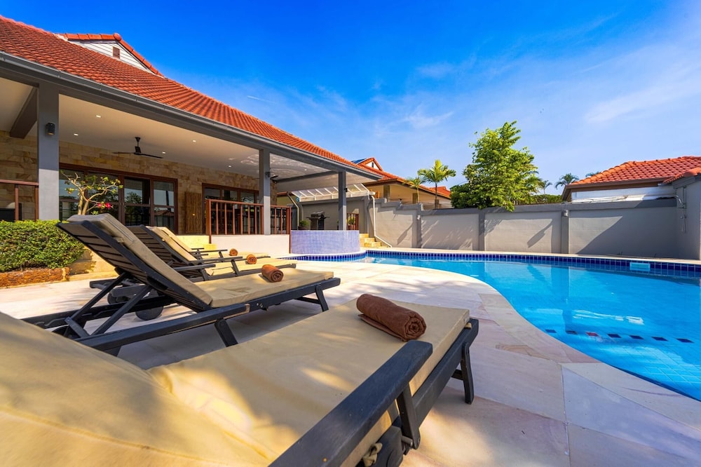 Lovely 3BR Villa in good Location CV3MA