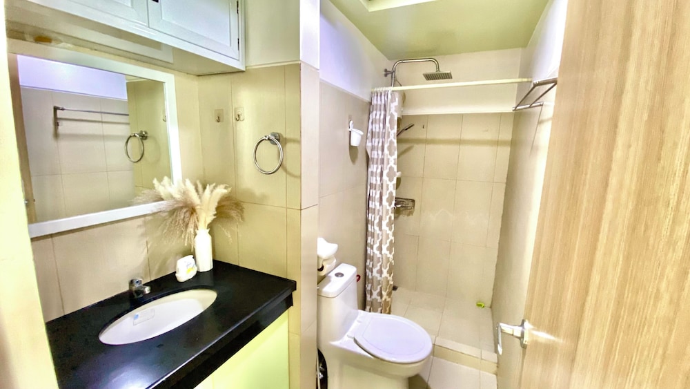 Hotel near Airport Mall of Asia PICC WTC
