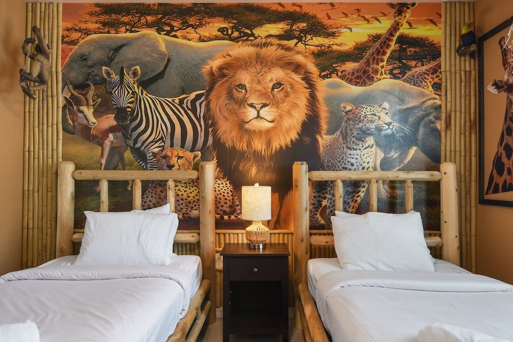 Luxury Stay: Pool, Games, Themed Rooms