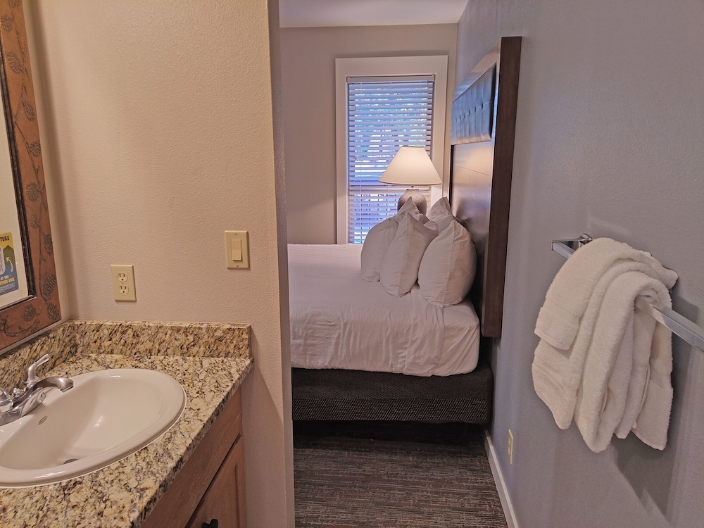 7th Mtn 823f 3 Bedroom Condo