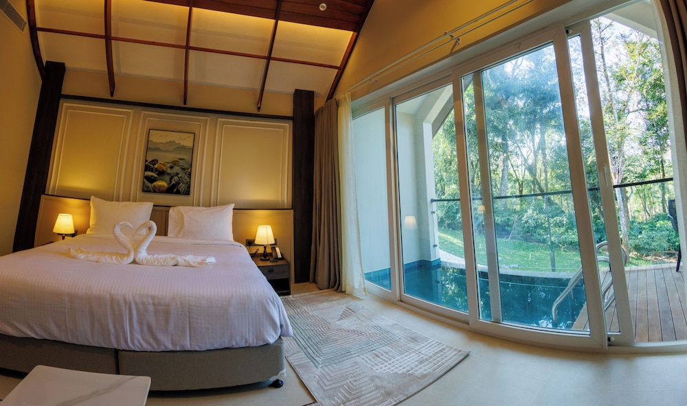CherryLoft Luxury Resort