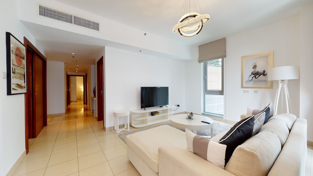 Lux BnB 3BDR Burj Khalifa & Pool Views