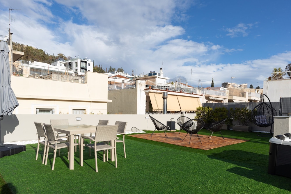 Acropolis View 3-bdrm With Rooftop Garden Jacuzzi