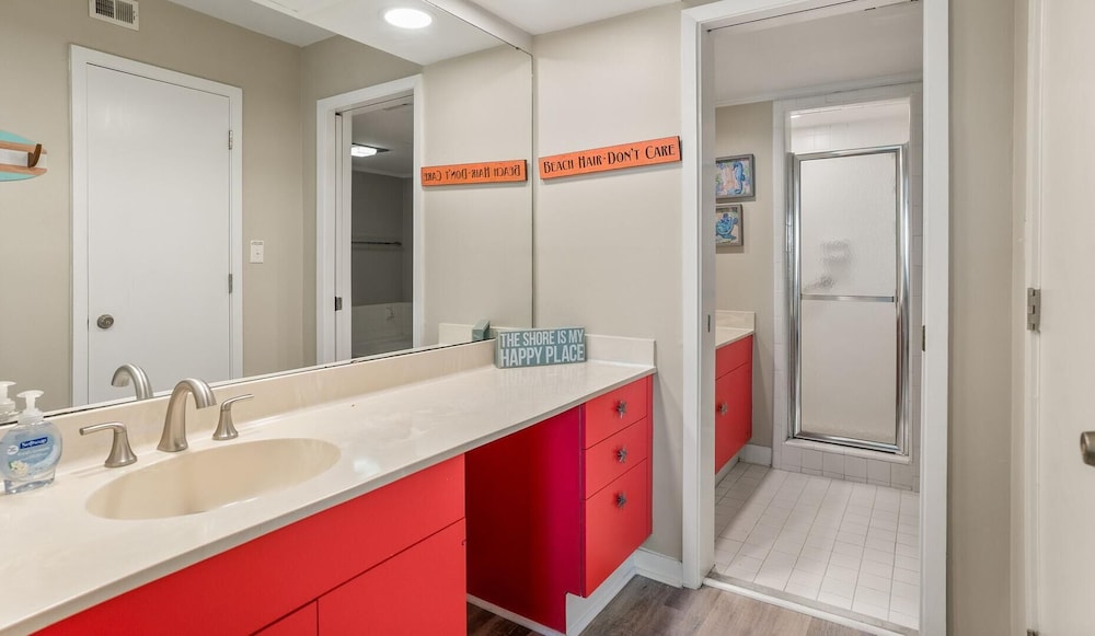 Condo with Resort Access - Great North Island Location