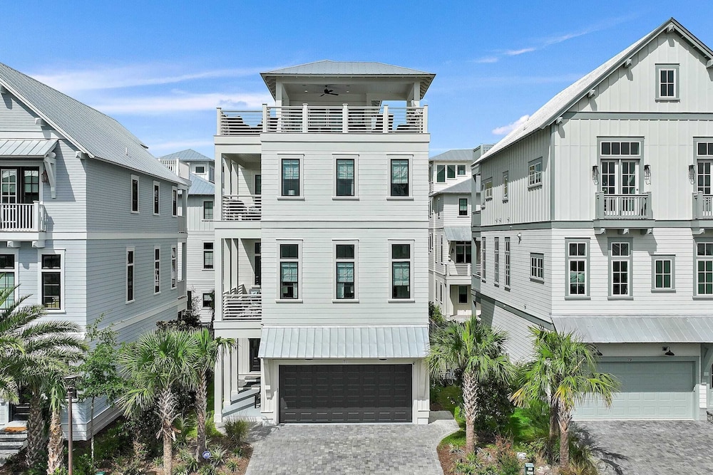 Rooftop Deck w/ Views, Pool, Luxury 5bdr Resorting To Happiness by Avantstay