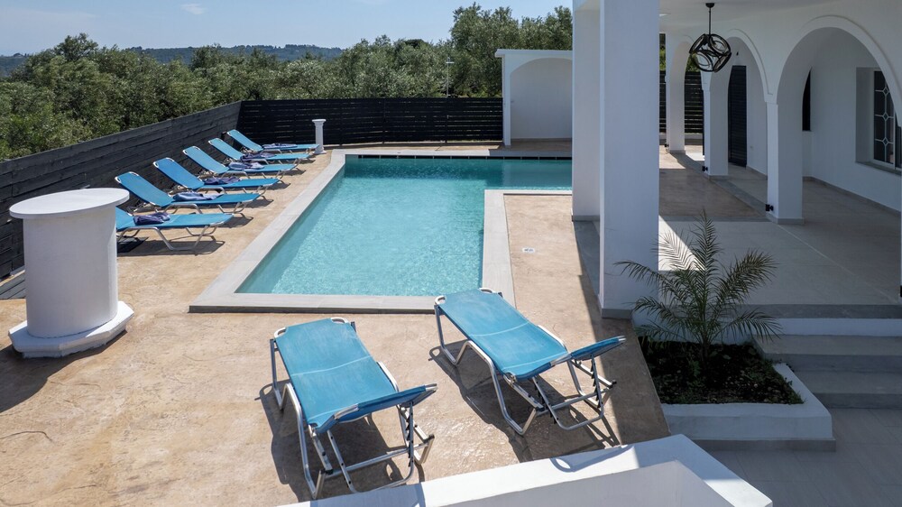 Gigi Star Luxury ApartVilla with Pool, Sea View
