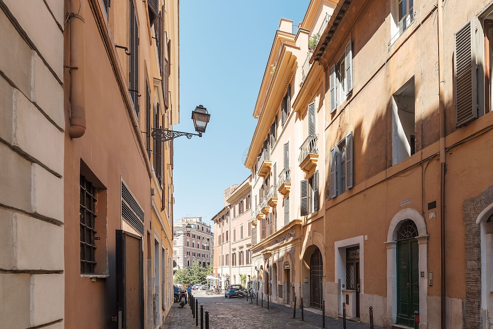 Santa Prassede Rooftop Terrace Studio