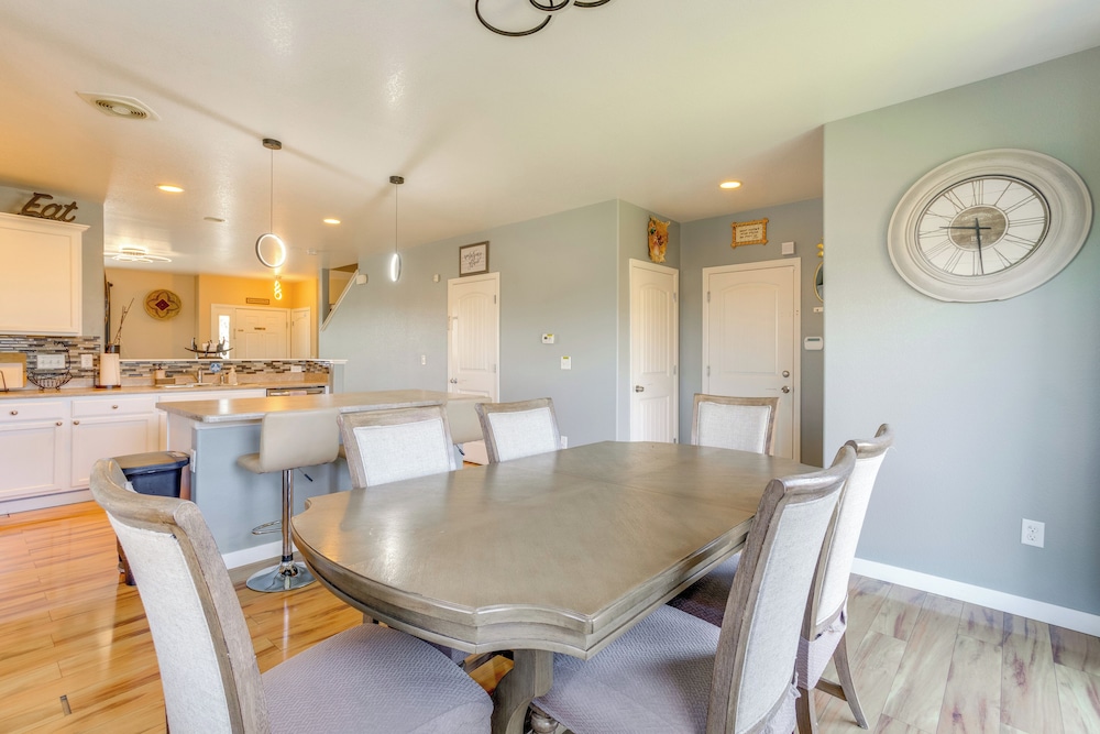 Denver Area Home: 4 Mi to DIA & I-70 Access!