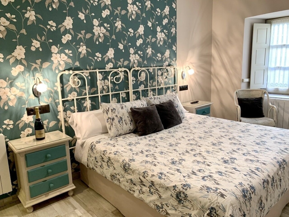 Akla Hotel Suites Santillana