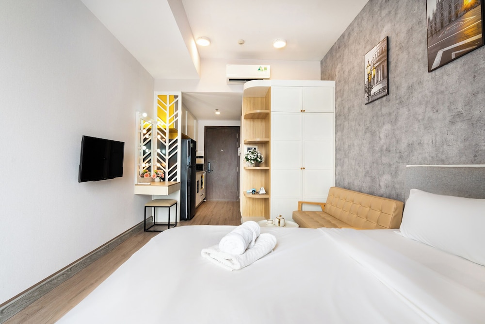 Annie Apartment - Rivergate Resident