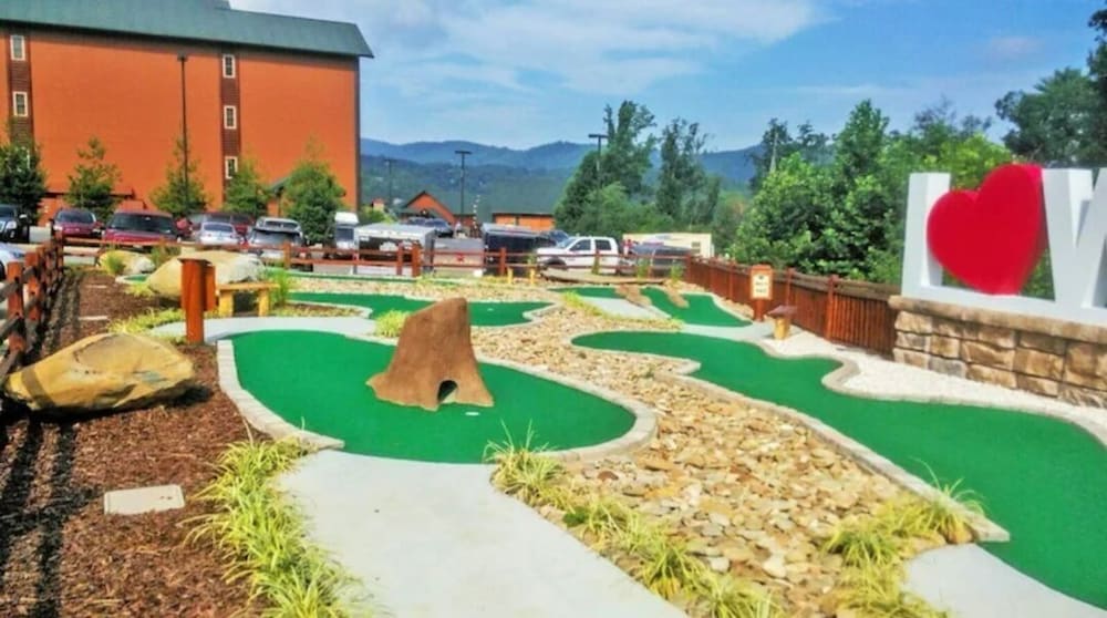 Smoky Mountain Resort Luxury Cabin