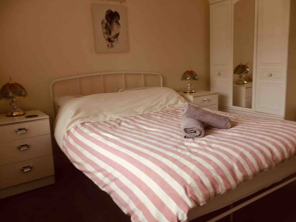 Cozy Dog Friendly Cottage Near Bridlington view 4