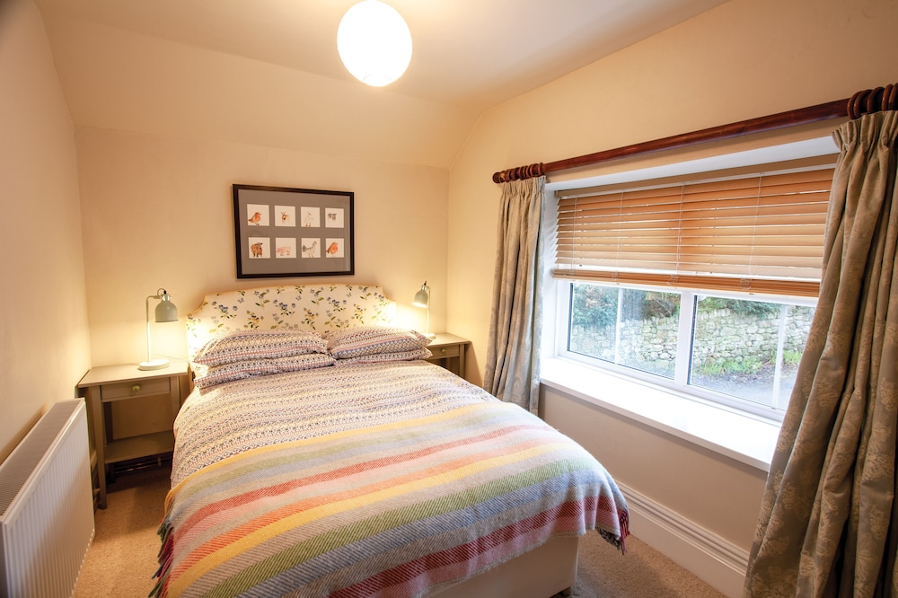 Bayview House - 4 bedroom - Llanmadoc view 2