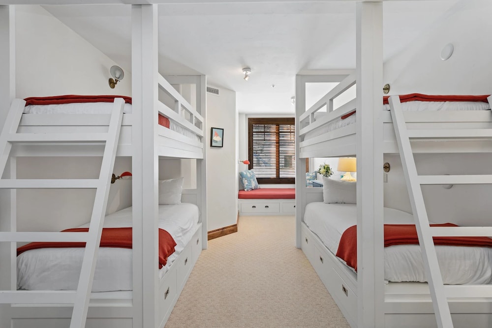 Grand Lodge - Four Bedroom #306 - Ski-in/ski-out 4 Condo