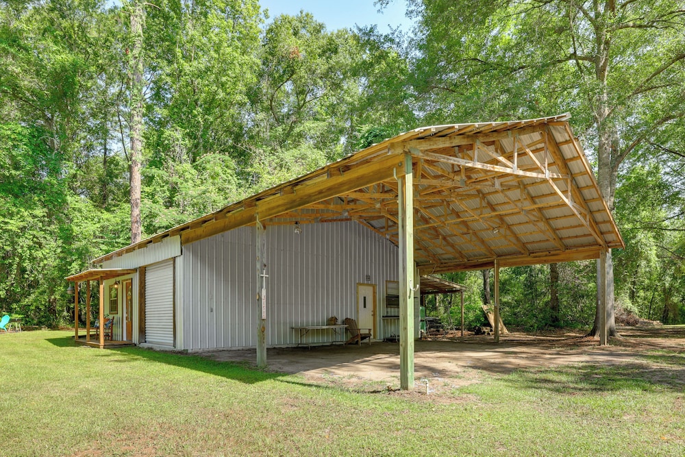 Lake Butler Cabin on 5 Acres w/ Fire Pit!