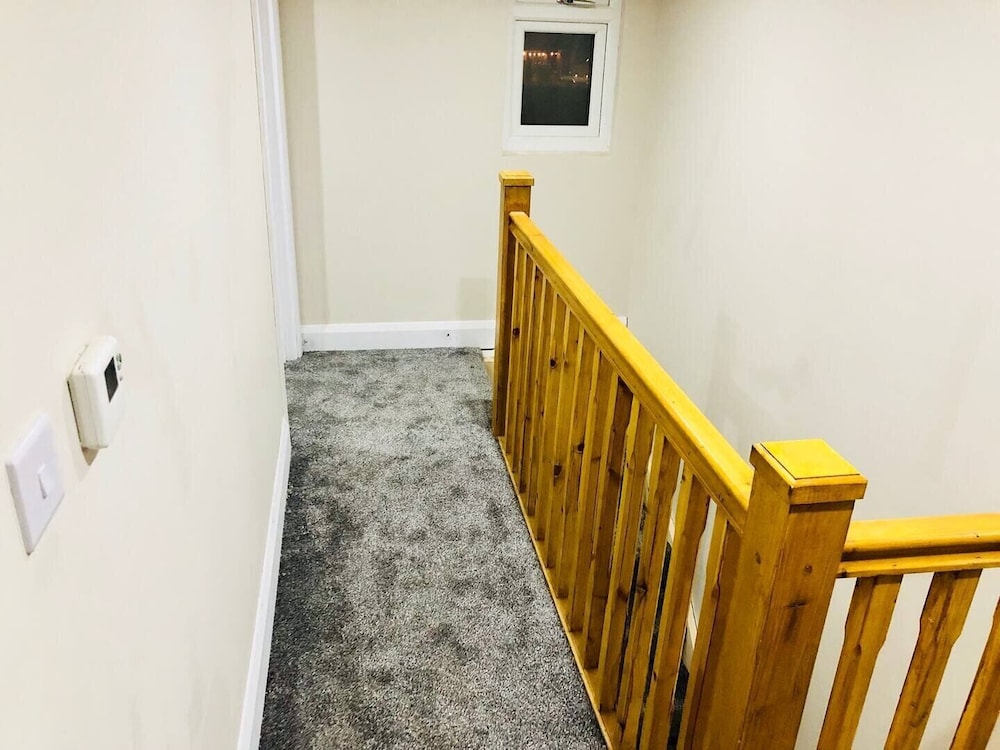 Small 3 Bed Flat Near Heathrow