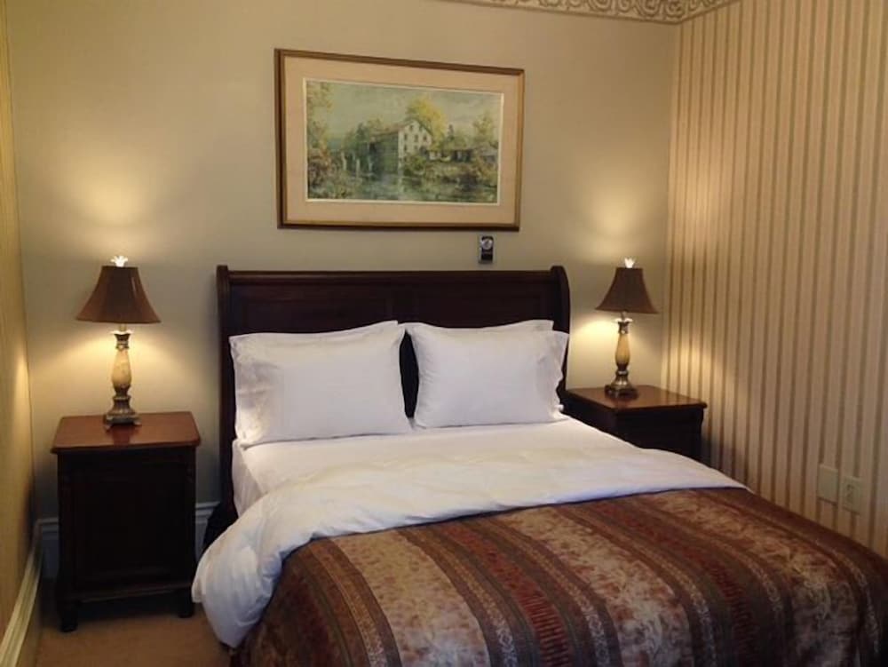 Brockville Vacations - The Noble Suites - Property Image 55