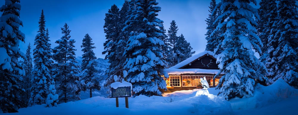 Storm Mountain Lodge Cabins & Dining