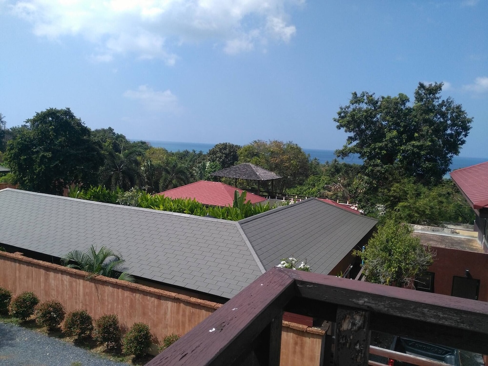 Three Bedroom Balinese Villa - a Shared Pool